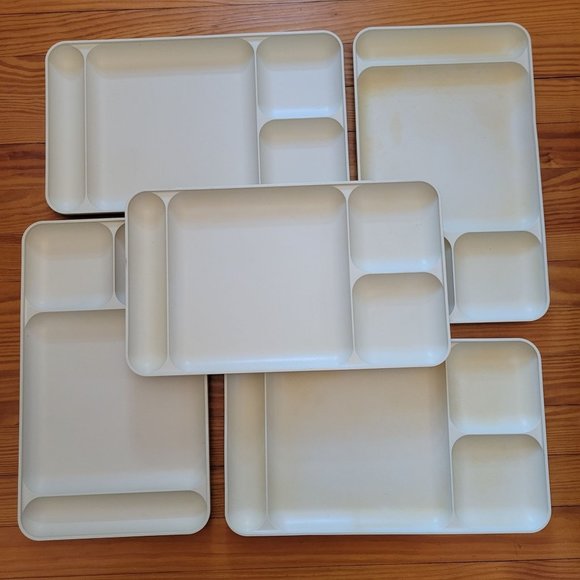 Tupperware Dining 5 Tupperware Plastic Tan Serving Divided Lunch
